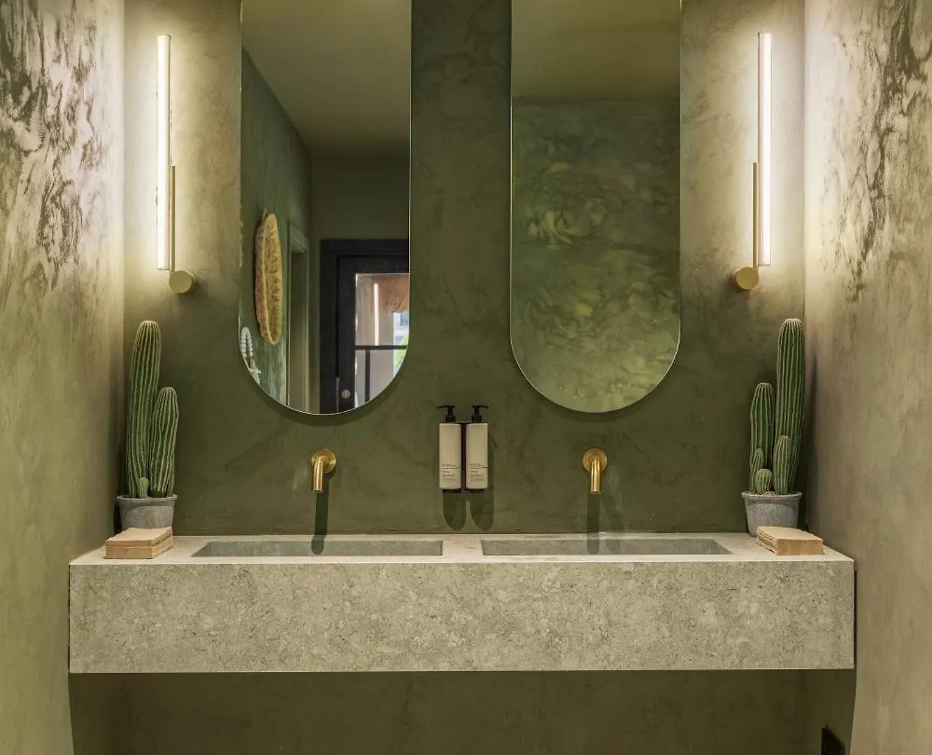 דירה ל'אסטרטיט Marconia Boutique Residence