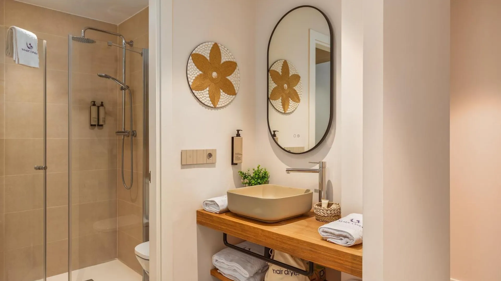 ל'אסטרטיט Marconia Boutique Residence 0*,