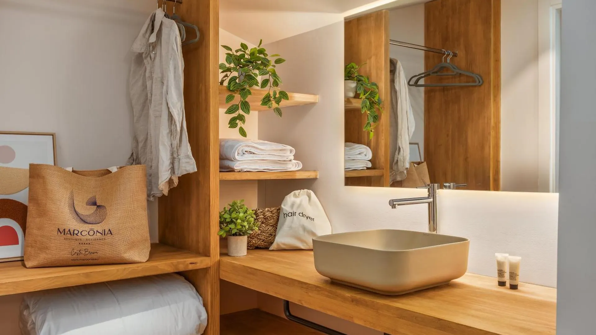 דירה ל'אסטרטיט Marconia Boutique Residence