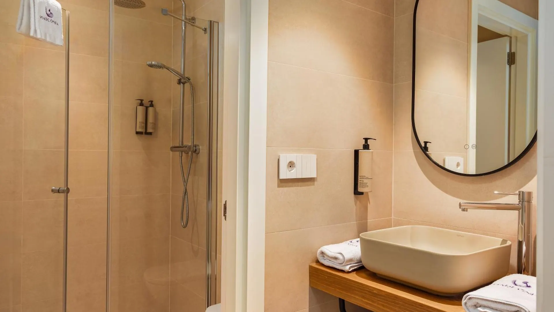 דירה ל'אסטרטיט Marconia Boutique Residence